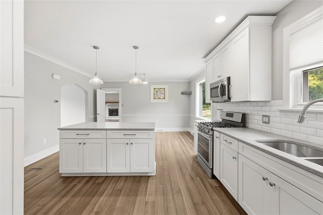212 Morewood Rd, Shaler, PA 15116