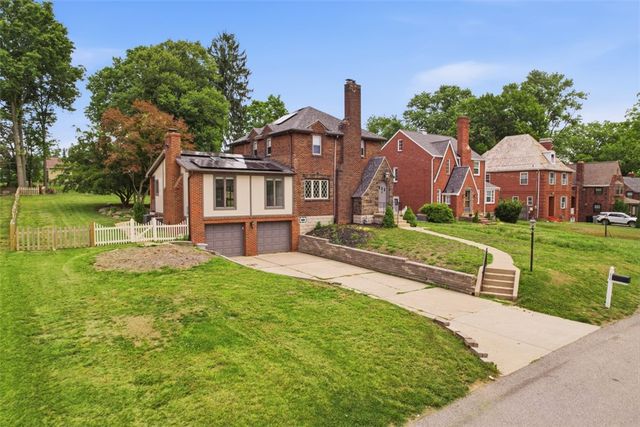 212 Morewood Rd, Shaler, PA 15116