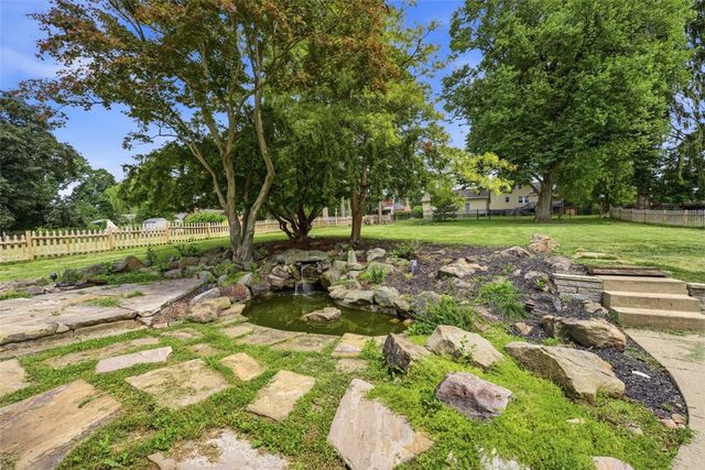 212 Morewood Rd, Shaler, PA 15116