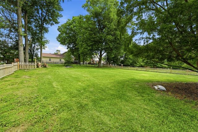 212 Morewood Rd, Shaler, PA 15116
