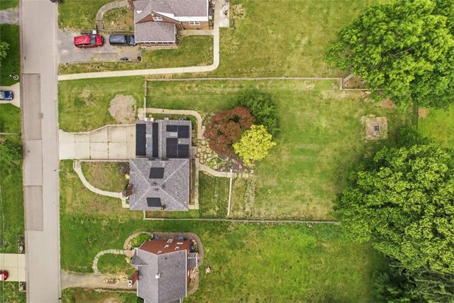 212 Morewood Rd, Shaler, PA 15116