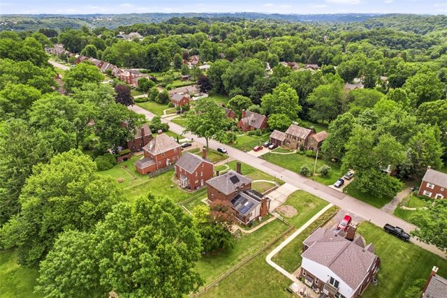 212 Morewood Rd, Shaler, PA 15116