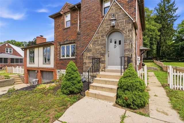 212 Morewood Rd, Shaler, PA 15116