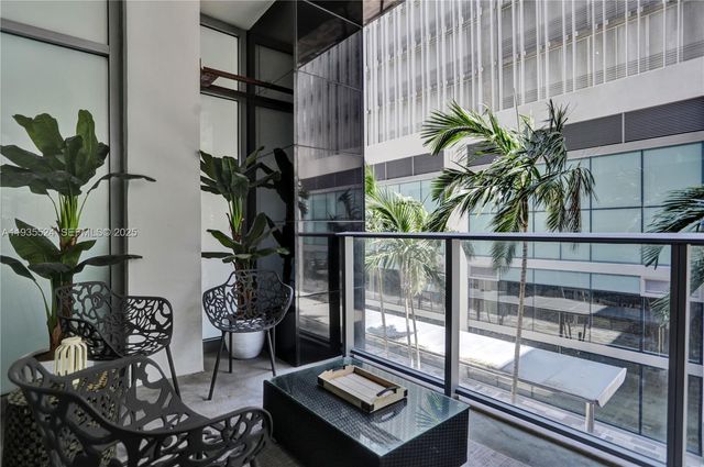 851 NE 1st Ave 202, Miami, FL 33132