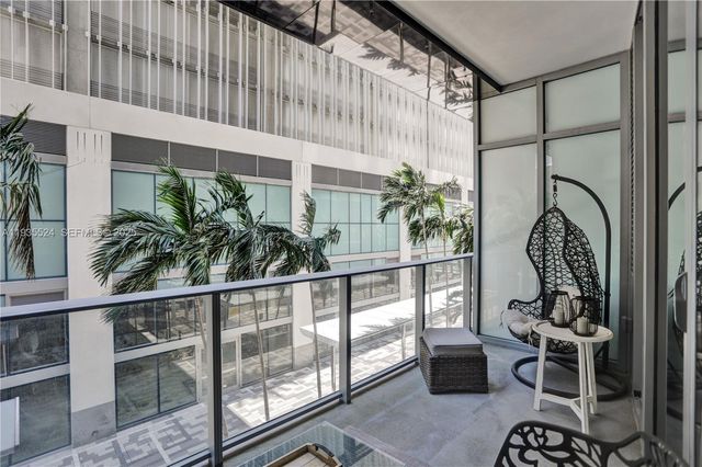 851 NE 1st Ave 202, Miami, FL 33132