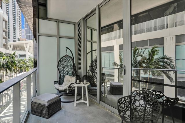 851 NE 1st Ave 202, Miami, FL 33132