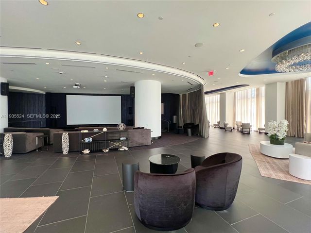 851 NE 1st Ave 202, Miami, FL 33132