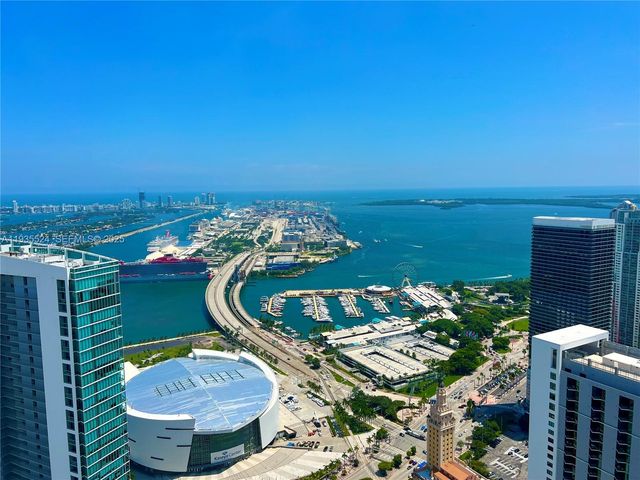 851 NE 1st Ave 202, Miami, FL 33132