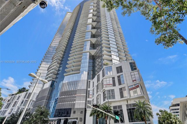 851 NE 1st Ave 202, Miami, FL 33132