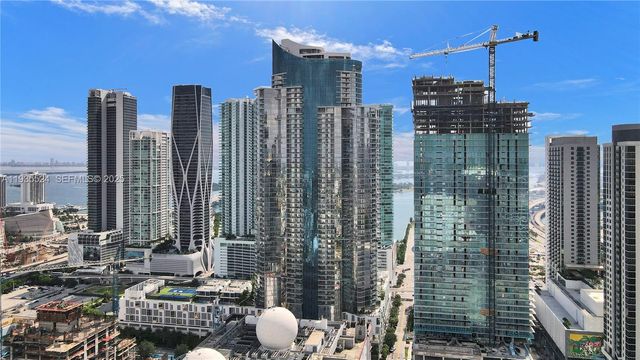 851 NE 1st Ave 202, Miami, FL 33132