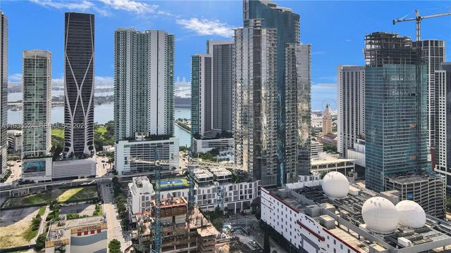 851 NE 1st Ave 202, Miami, FL 33132