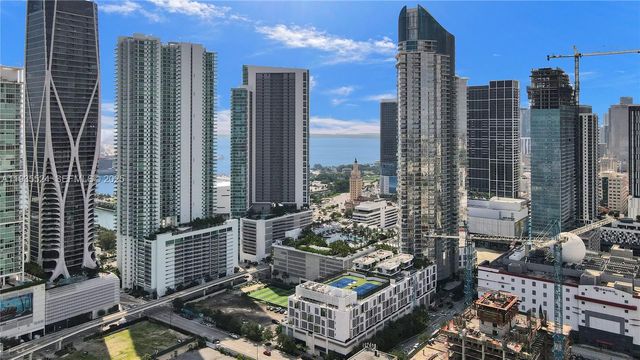 851 NE 1st Ave 202, Miami, FL 33132