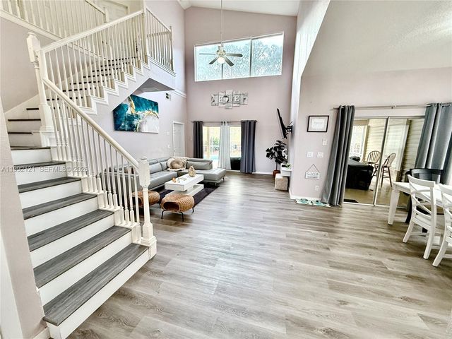 143 Windsor Pl, Davenport, FL 33896