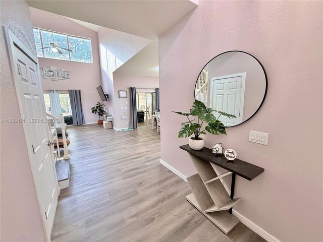 143 Windsor Pl, Davenport, FL 33896