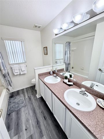 143 Windsor Pl, Davenport, FL 33896