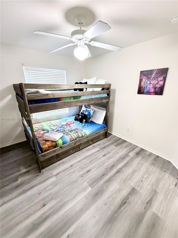 143 Windsor Pl, Davenport, FL 33896