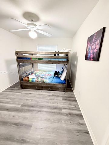 143 Windsor Pl, Davenport, FL 33896