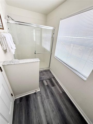 143 Windsor Pl, Davenport, FL 33896