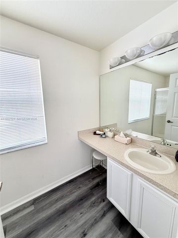 143 Windsor Pl, Davenport, FL 33896