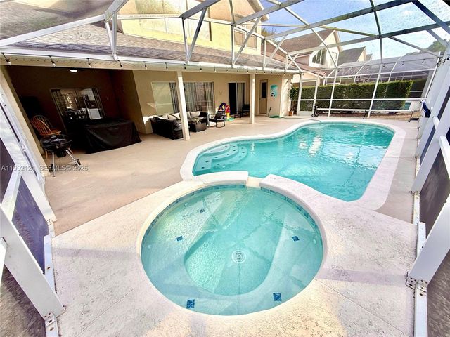 143 Windsor Pl, Davenport, FL 33896