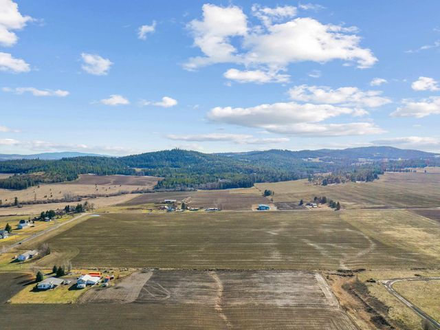 3900 W Wild Rose Rd, Deer Park, WA 99006