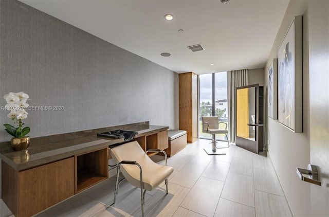 5225 NW 85TH AVENUE 2-1005, Doral, FL 33160