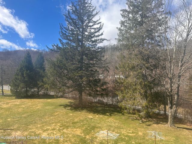 6140 Ny-9g 2, Hudson, NY 12534