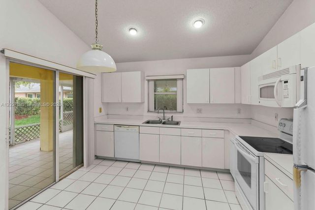 467 SE 20th Drive, Homestead, FL 33033