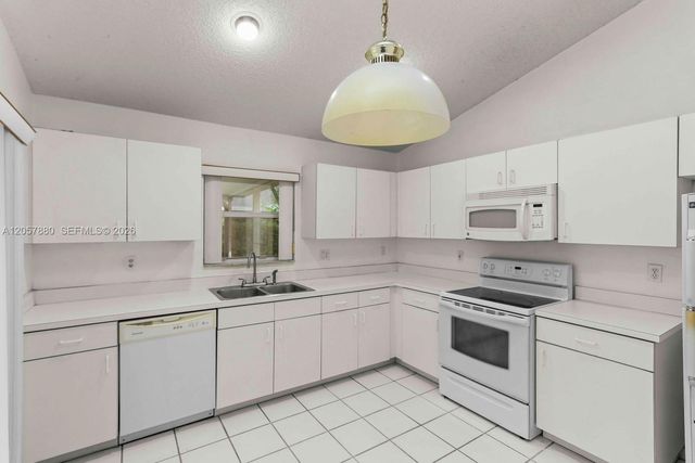 467 SE 20th Drive, Homestead, FL 33033