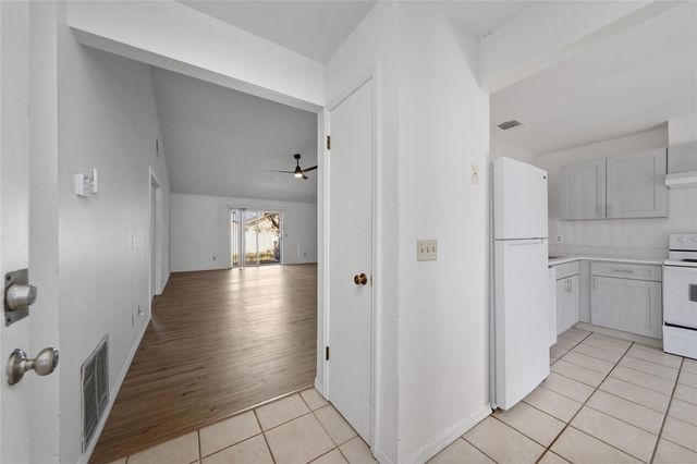 126 DAHLIA VILLAGE CIRCLE 82, Orlando, FL 32807