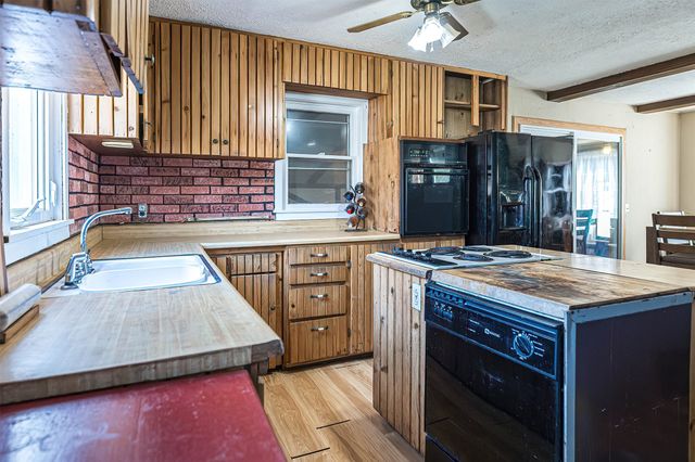 417 PARKSIDE Drive, Erie, PA 16511