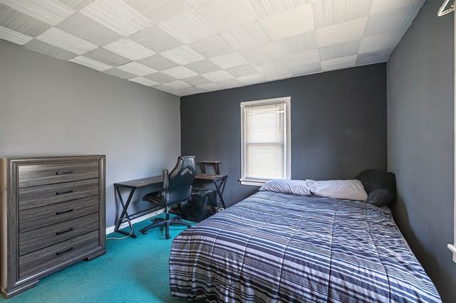 417 PARKSIDE Drive, Erie, PA 16511