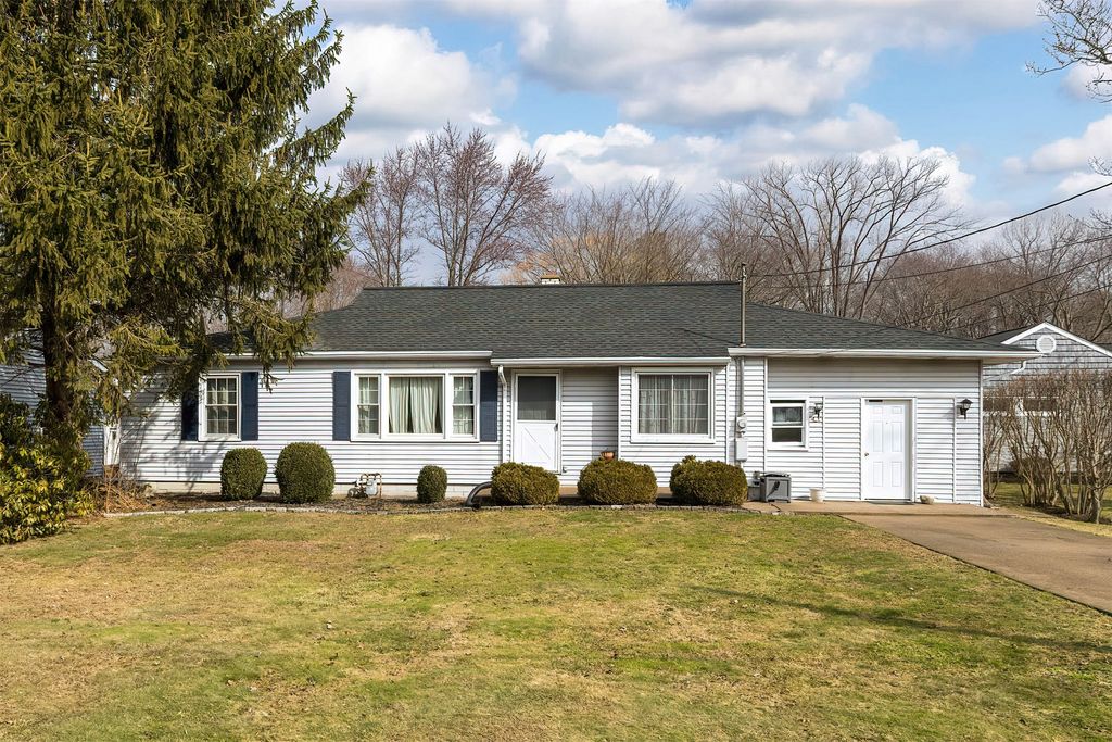 417 PARKSIDE Drive, Erie, PA 16511