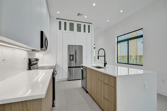 606 SW 7TH Avenue, Fort Lauderdale, FL 33315