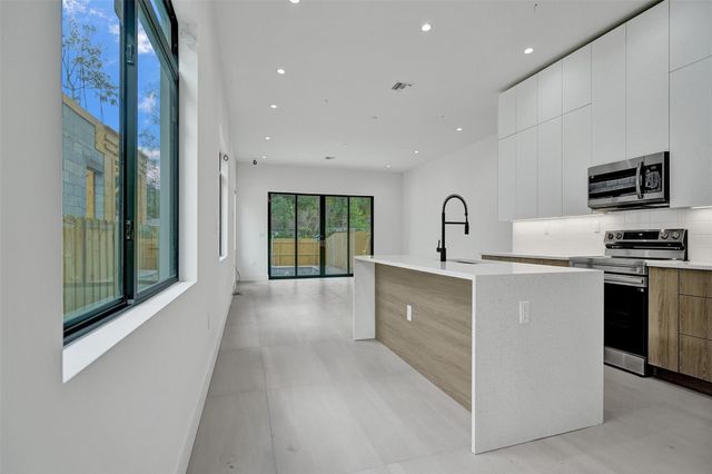 606 SW 7TH Avenue, Fort Lauderdale, FL 33315