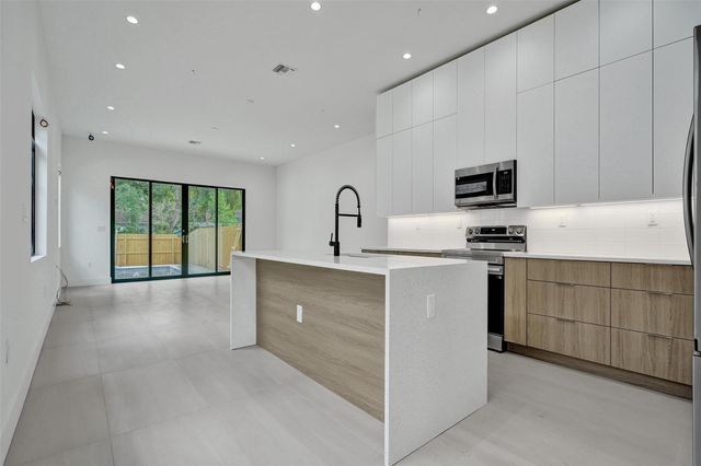606 SW 7TH Avenue, Fort Lauderdale, FL 33315