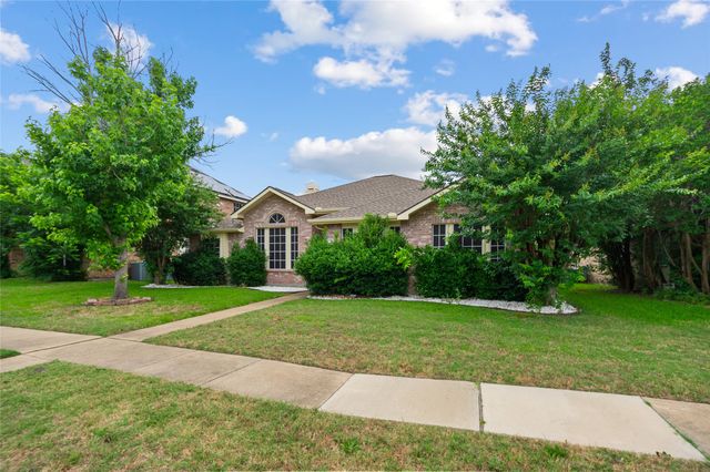 2726 Crosslands Drive, Garland, TX 75040