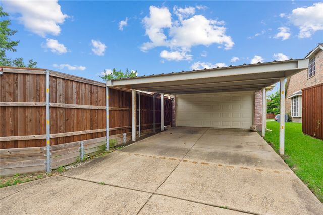 2726 Crosslands Drive, Garland, TX 75040