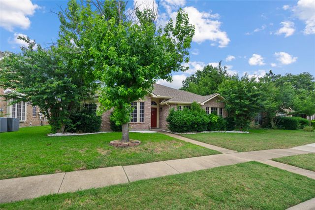 2726 Crosslands Drive, Garland, TX 75040