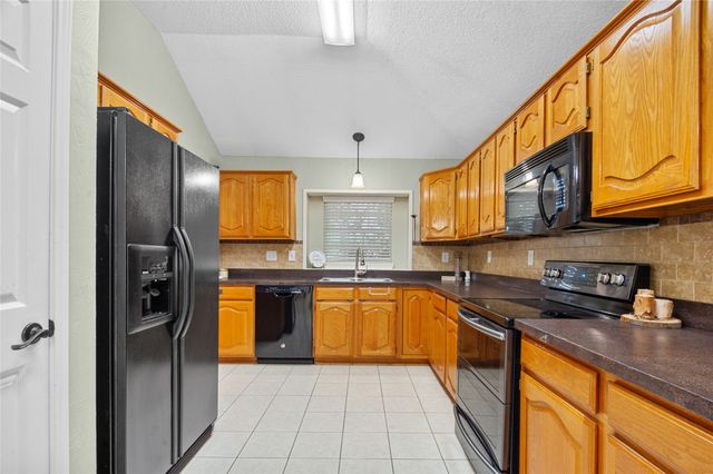2726 Crosslands Drive, Garland, TX 75040