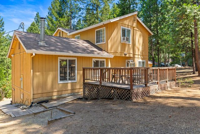 5768 Lupin Ln, Pollock Pines, CA 95726