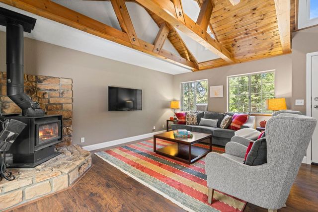5768 Lupin Ln, Pollock Pines, CA 95726