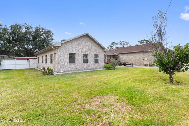 600 Vine Circle, Bay Saint Louis, MS 39520