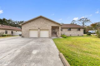600 Vine Circle, Bay Saint Louis, MS 39520