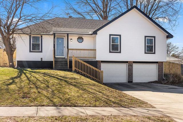 19115 E Roxsbury Lane, Independence, MO 64058