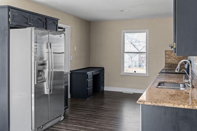 19115 E Roxsbury Lane, Independence, MO 64058