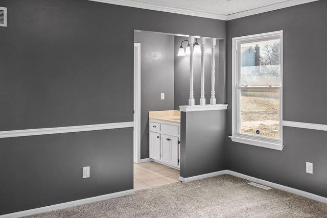 19115 E Roxsbury Lane, Independence, MO 64058