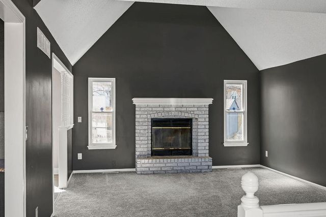 19115 E Roxsbury Lane, Independence, MO 64058