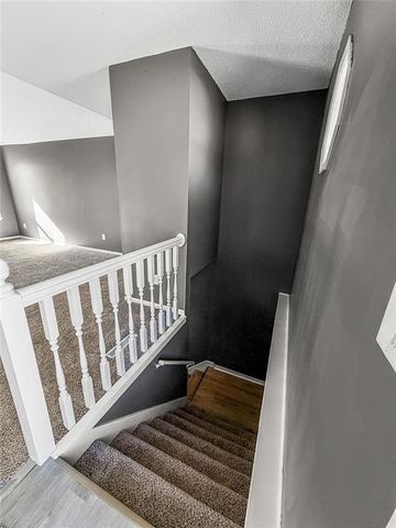 19115 E Roxsbury Lane, Independence, MO 64058