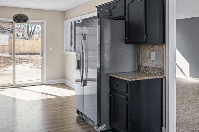 19115 E Roxsbury Lane, Independence, MO 64058